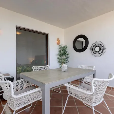 2 Bed-rooms With A View