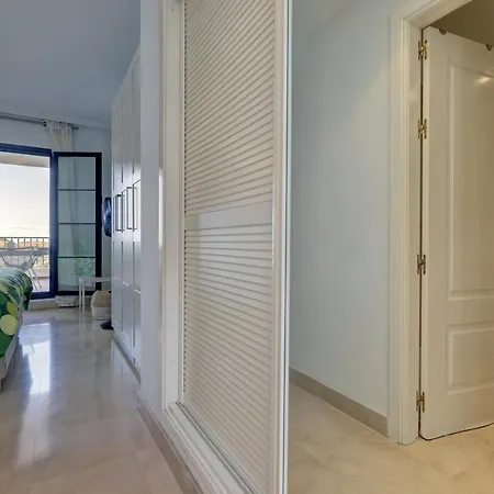 2 Bed-rooms With A View *