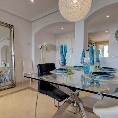 Apartment 2 Bed-rooms With A View *
