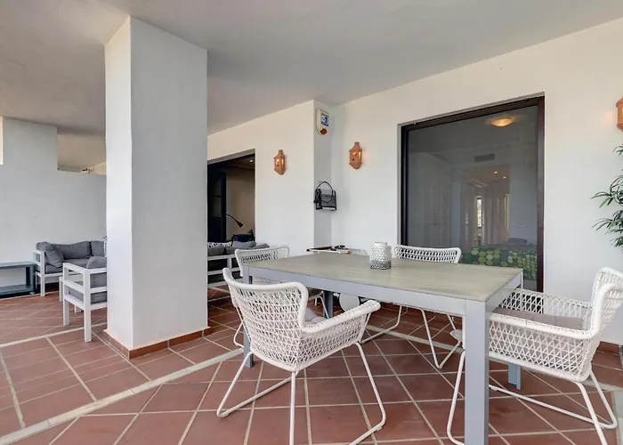 2 Bed-rooms With A View *