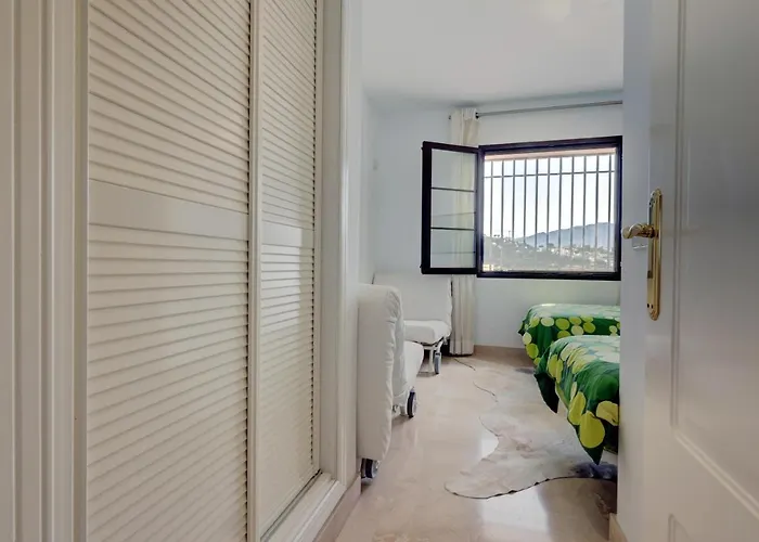 2 Bed-rooms With A View 베나하비스