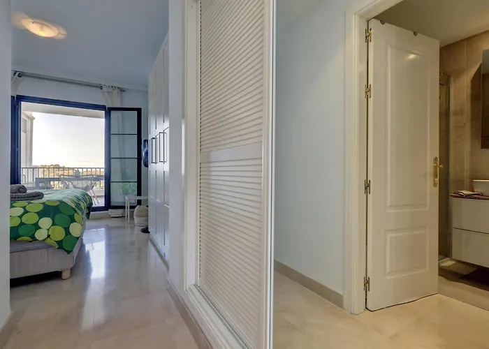 2 Bed-rooms With A View