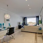 2 Bed-rooms With A View