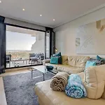 2 Bed-rooms With A View