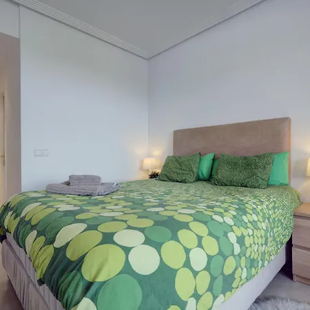 2 Bed-rooms With A View *